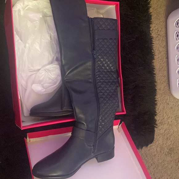 Boots - Picture 2 of 2